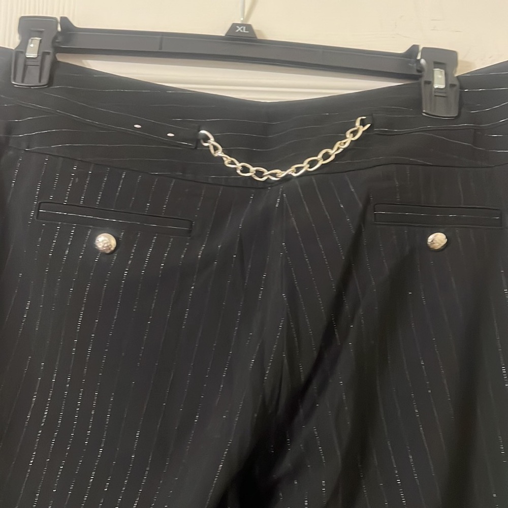 Black pin stripped pants - Picture 7 of 7